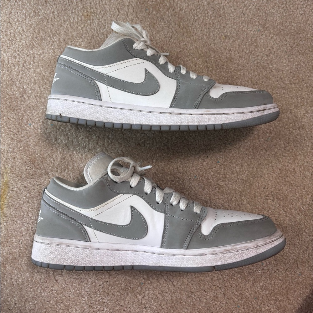 Air Jordan 1 low wolf grey